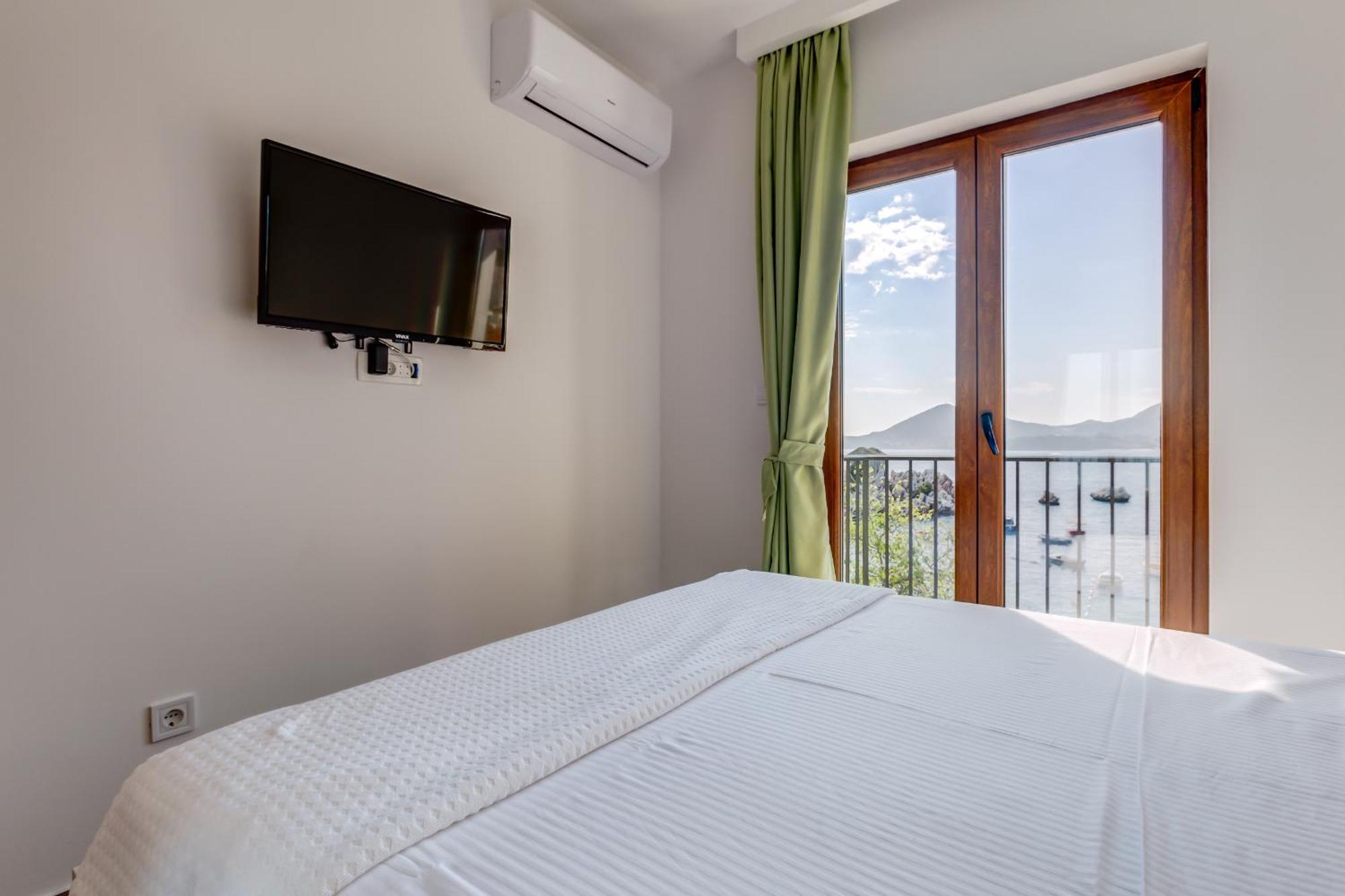 Mima Apartments Sveti Stefan Exterior photo